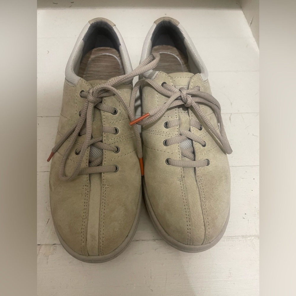 Dansko Suede Brandi T sneaker